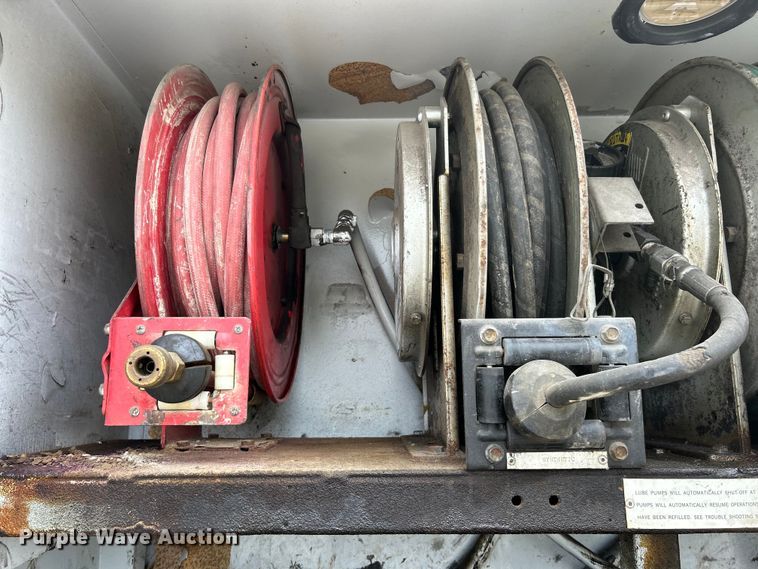 image for item EK4590 1997 Ford LT9513 utility / service truck