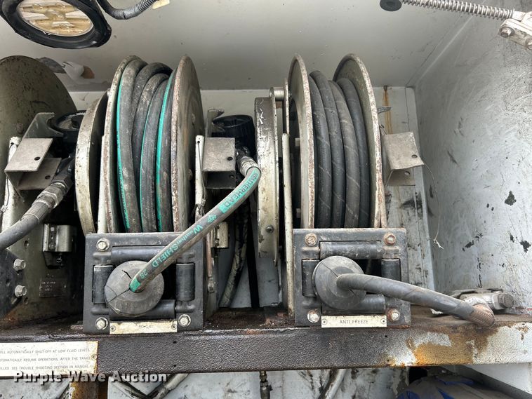 image for item EK4590 1997 Ford LT9513 utility / service truck