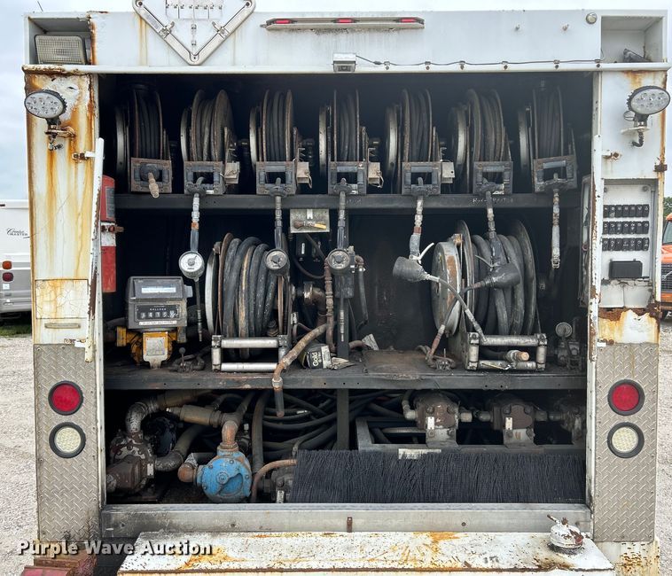 image for item EK4590 1997 Ford LT9513 utility / service truck