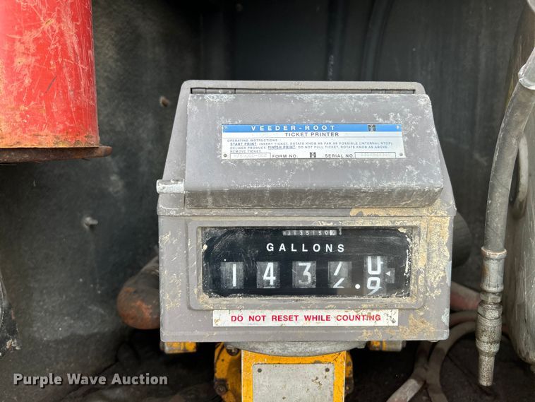 image for item EK4590 1997 Ford LT9513 utility / service truck