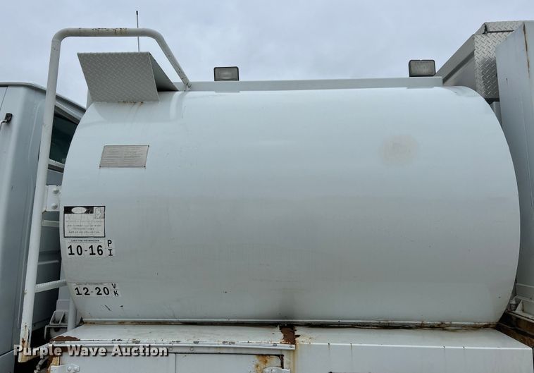 image for item EK4590 1997 Ford LT9513 utility / service truck