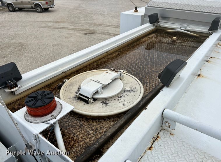 image for item EK4590 1997 Ford LT9513 utility / service truck