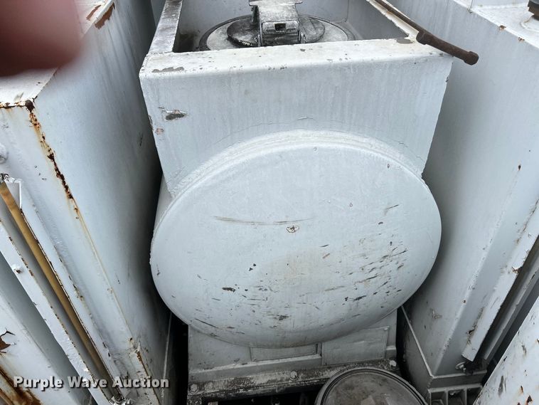 image for item EK4590 1997 Ford LT9513 utility / service truck