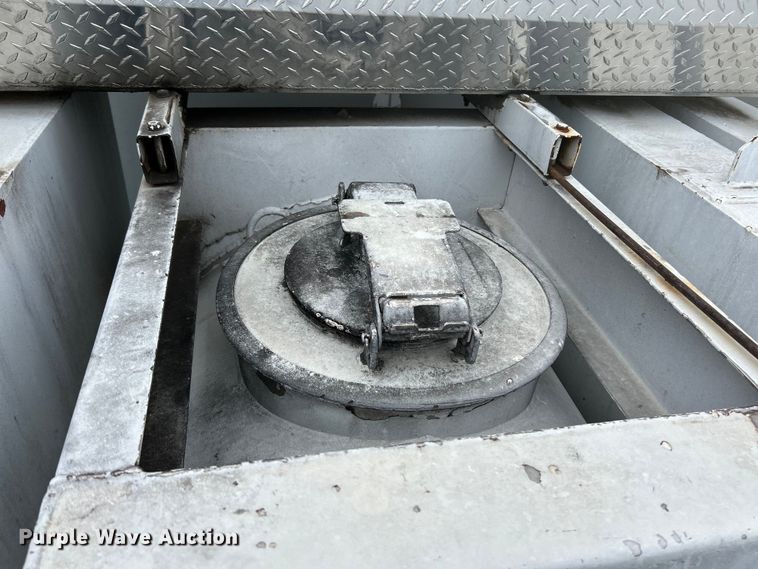 image for item EK4590 1997 Ford LT9513 utility / service truck