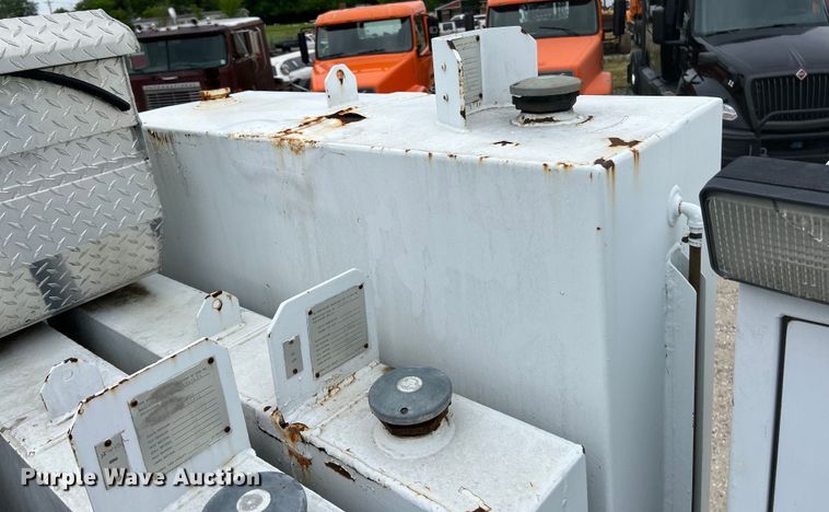 image for item EK4590 1997 Ford LT9513 utility / service truck