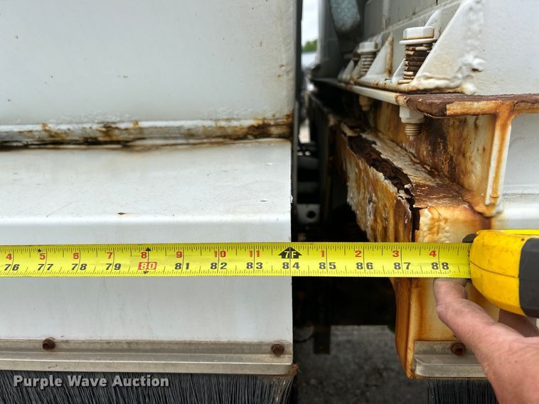 image for item EK4590 1997 Ford LT9513 utility / service truck