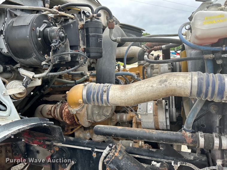 image for item EK4590 1997 Ford LT9513 utility / service truck