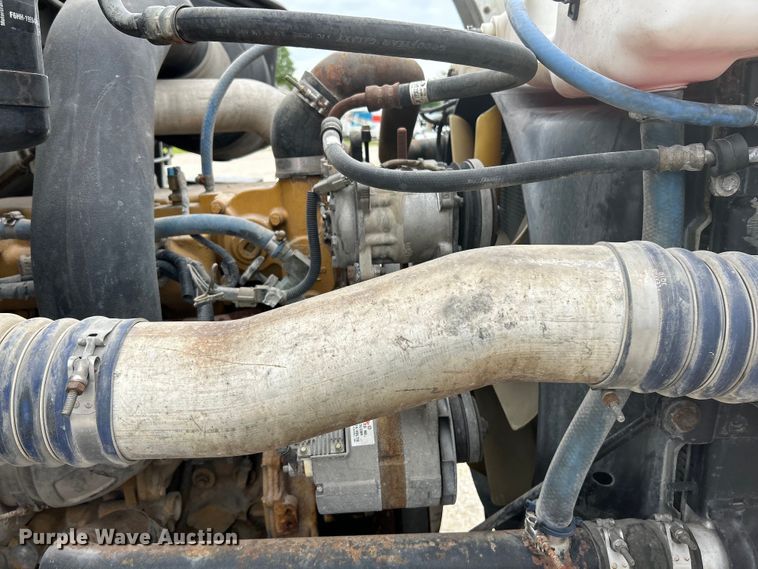 image for item EK4590 1997 Ford LT9513 utility / service truck