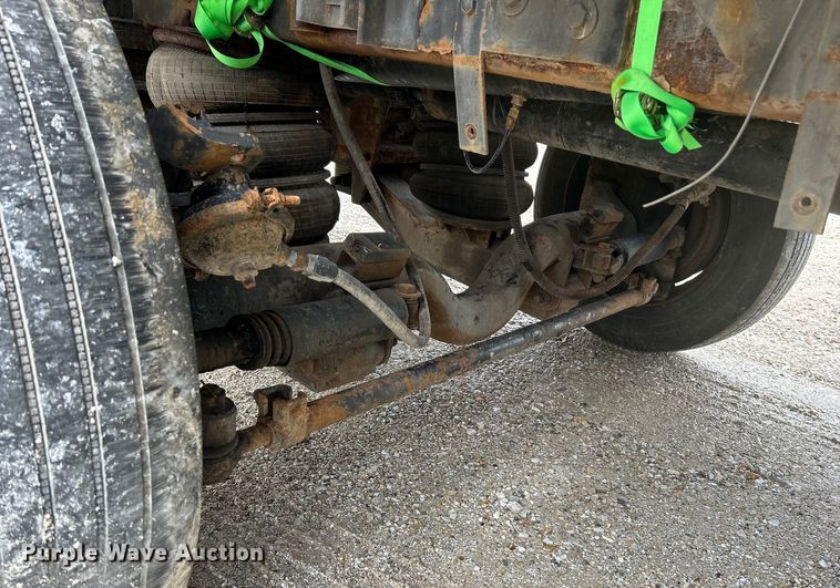 image for item EK4590 1997 Ford LT9513 utility / service truck