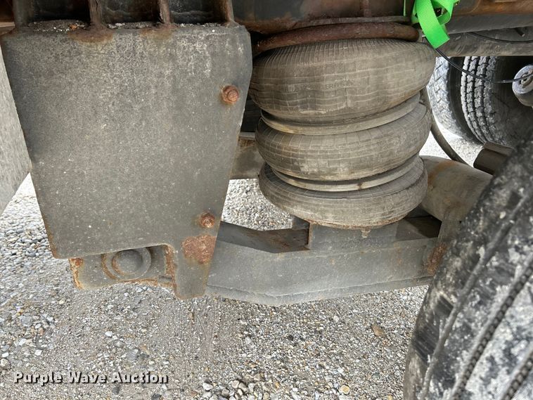 image for item EK4590 1997 Ford LT9513 utility / service truck