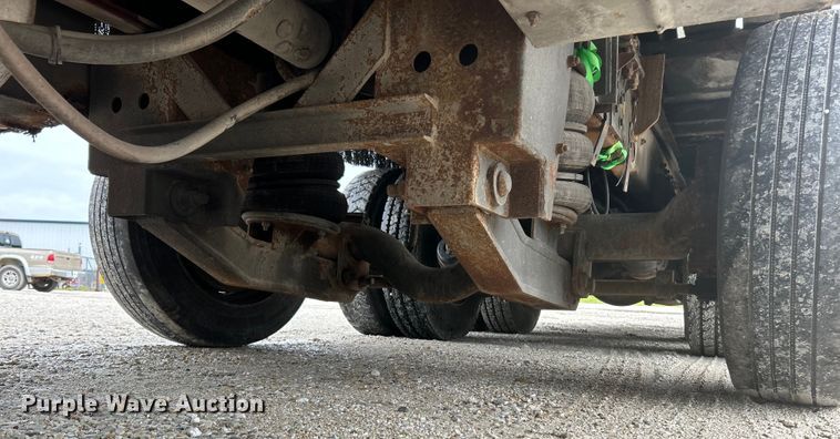 image for item EK4590 1997 Ford LT9513 utility / service truck