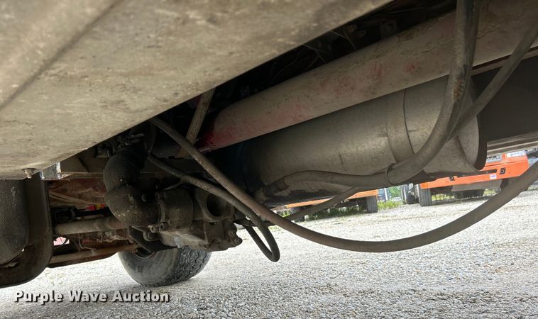 image for item EK4590 1997 Ford LT9513 utility / service truck