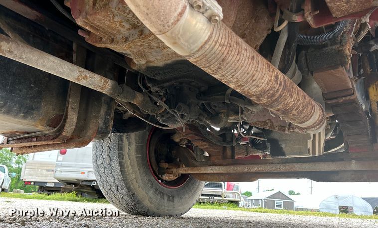 image for item EK4590 1997 Ford LT9513 utility / service truck