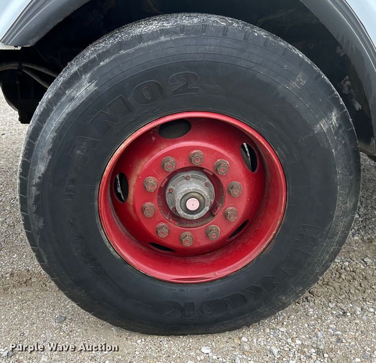 image for item EK4590 1997 Ford LT9513 utility / service truck