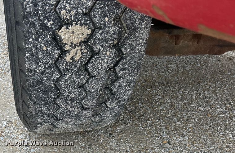 image for item EK4590 1997 Ford LT9513 utility / service truck