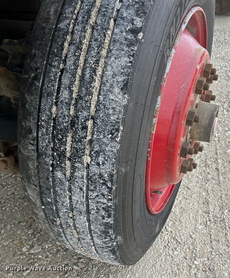 image for item EK4590 1997 Ford LT9513 utility / service truck