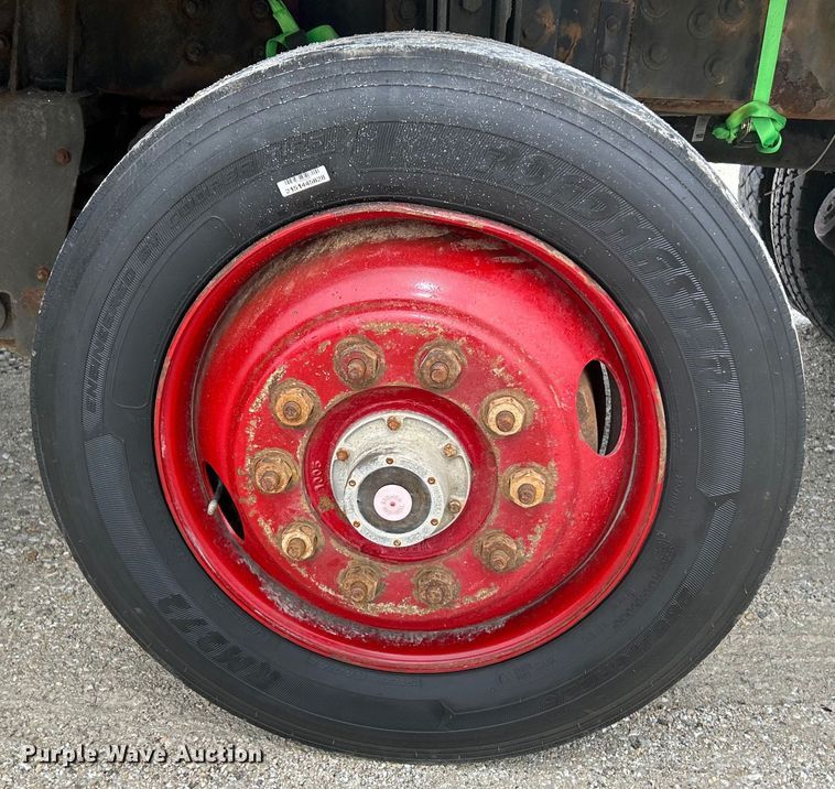 image for item EK4590 1997 Ford LT9513 utility / service truck