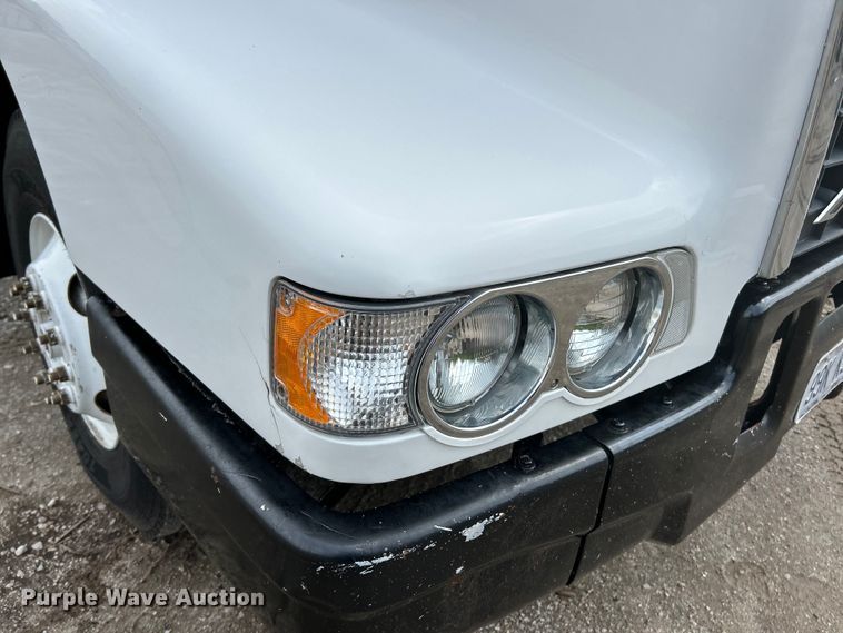 image for item EK4594 2007 Volvo VHD dump truck