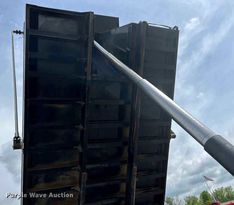 image for item EK4594 2007 Volvo VHD dump truck