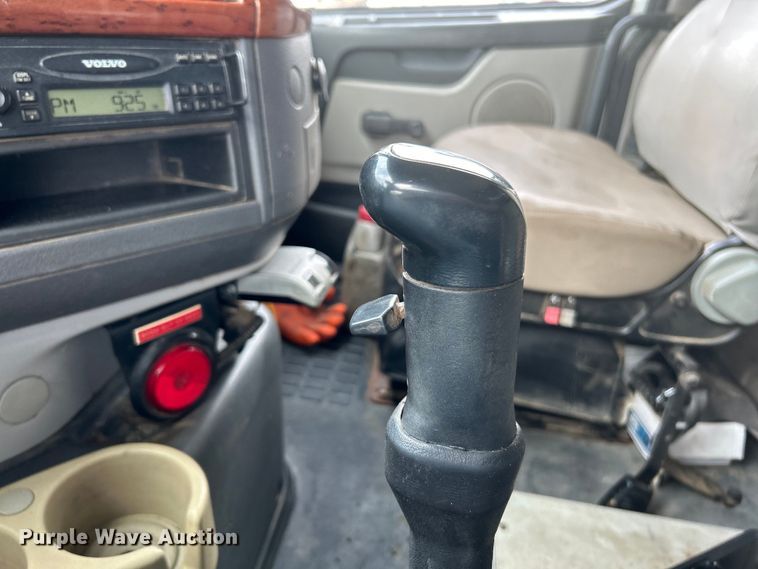 image for item EK4594 2007 Volvo VHD dump truck