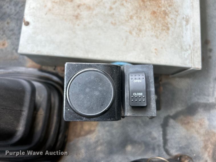 image for item EK4594 2007 Volvo VHD dump truck