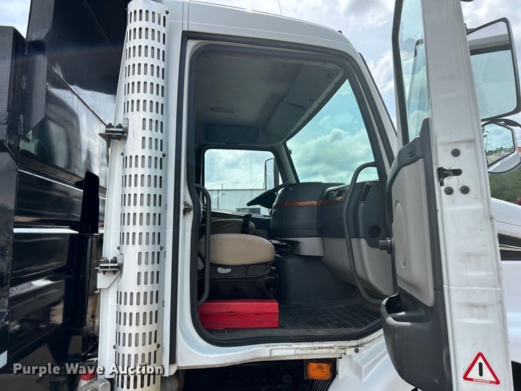 image for item EK4594 2007 Volvo VHD dump truck