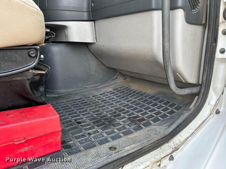 image for item EK4594 2007 Volvo VHD dump truck