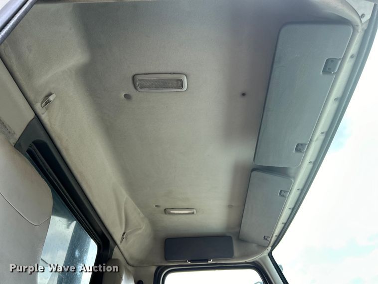 image for item EK4594 2007 Volvo VHD dump truck