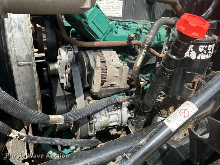 image for item EK4594 2007 Volvo VHD dump truck