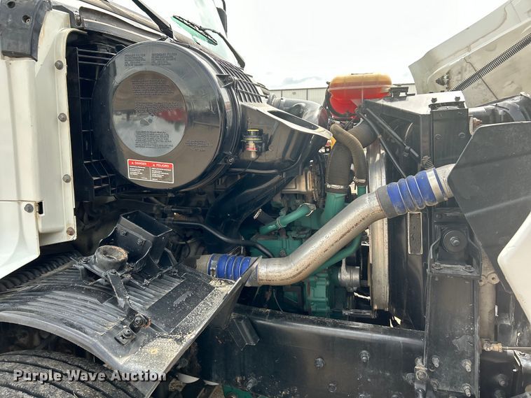 image for item EK4594 2007 Volvo VHD dump truck