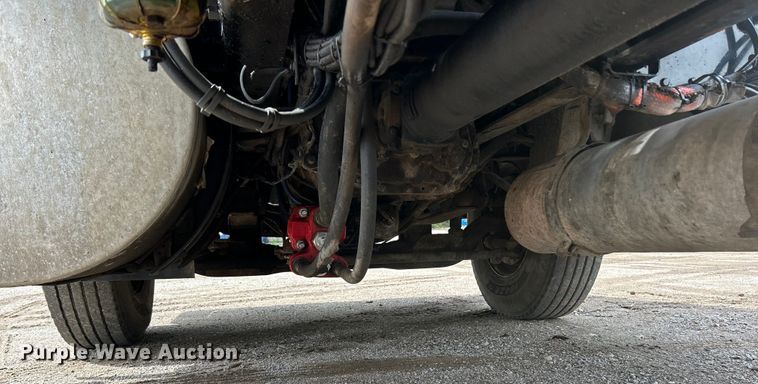 image for item EK4594 2007 Volvo VHD dump truck