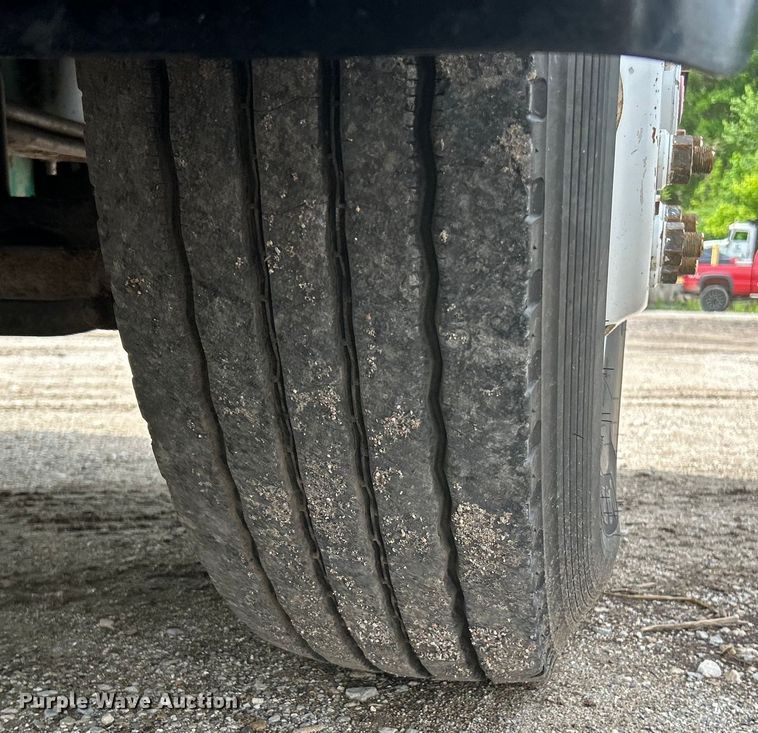 image for item EK4594 2007 Volvo VHD dump truck