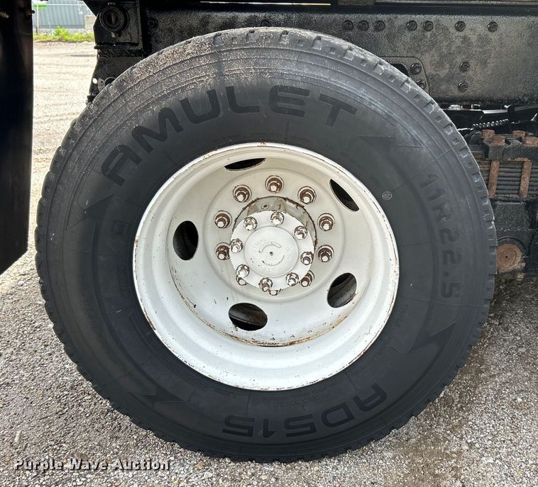 image for item EK4594 2007 Volvo VHD dump truck