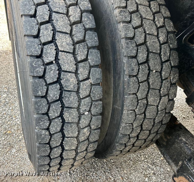 image for item EK4594 2007 Volvo VHD dump truck