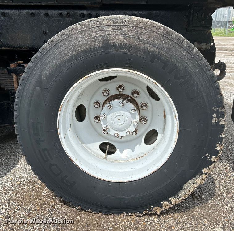 image for item EK4594 2007 Volvo VHD dump truck