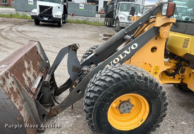 image for item EK4595 2006 Volvo  L20B-P wheel loader
