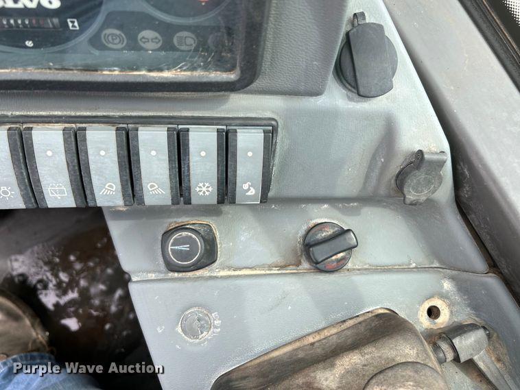 image for item EK4595 2006 Volvo  L20B-P wheel loader