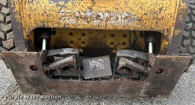 image for item EK4596 2007 Caterpillar  256C skid steer loader