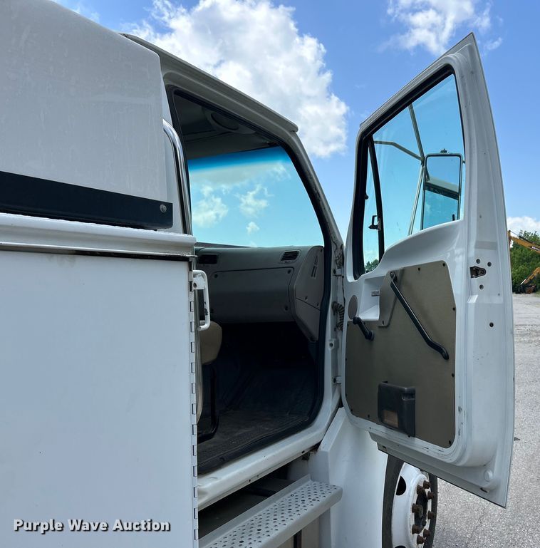 image for item EK4605 2005 Sterling  Acterra utility / service truck