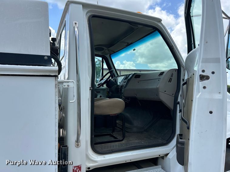 image for item EK4605 2005 Sterling  Acterra utility / service truck