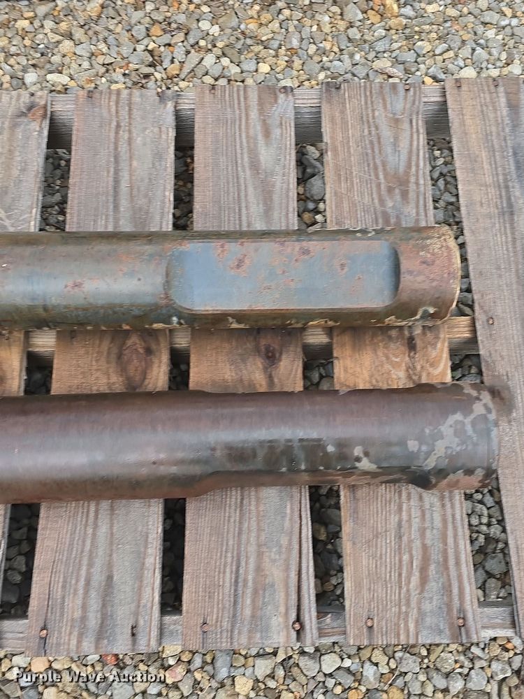 image for item EK5907 2001 Rockram 775 breaker