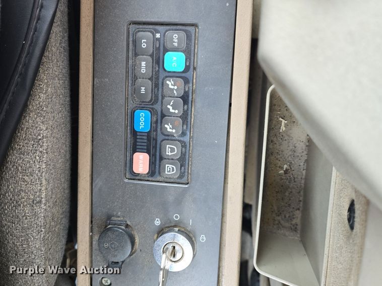 image for item EK5909 2004 Daewoo SL300LC-V excavator