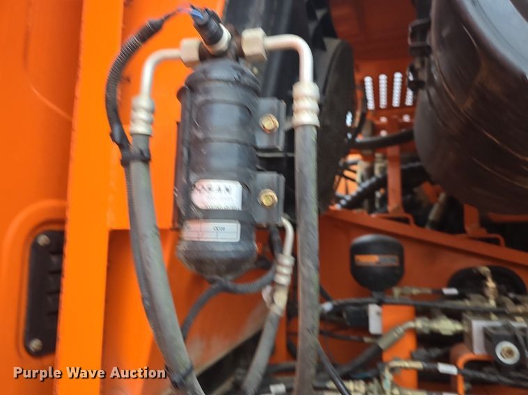 image for item EK5909 2004 Daewoo SL300LC-V excavator