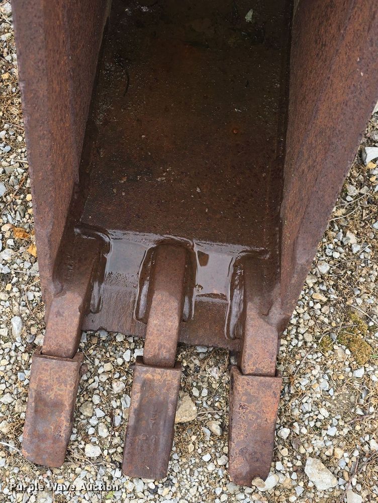 image for item EK5914 (3) Caterpillar buckets