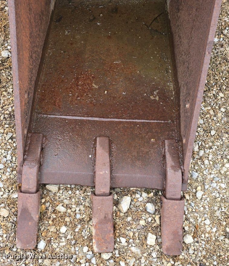 image for item EK5914 (3) Caterpillar buckets