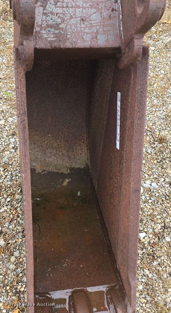 image for item EK5914 (3) Caterpillar buckets