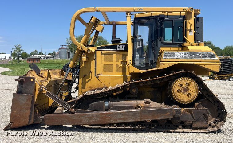image for item EK8504 2004 Caterpillar  D6R XL dozer