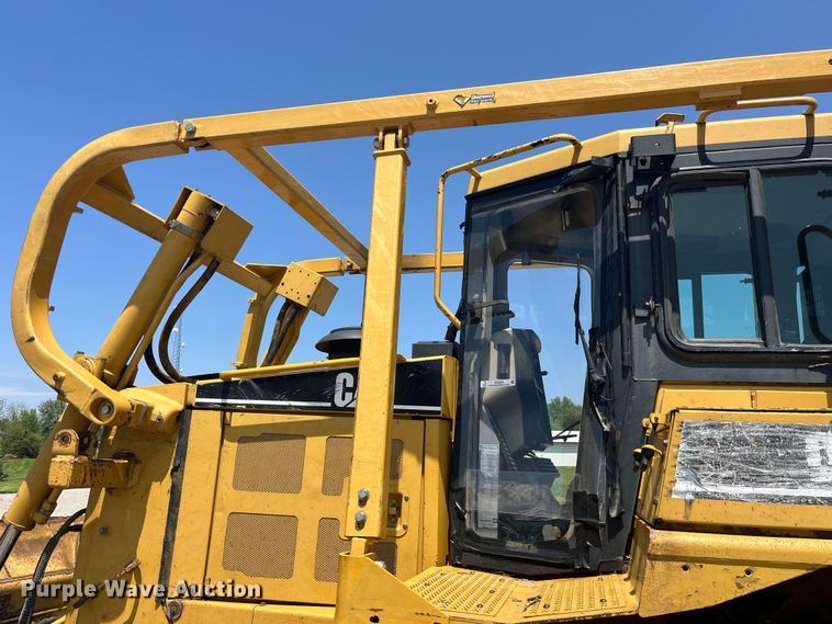 image for item EK8504 2004 Caterpillar  D6R XL dozer