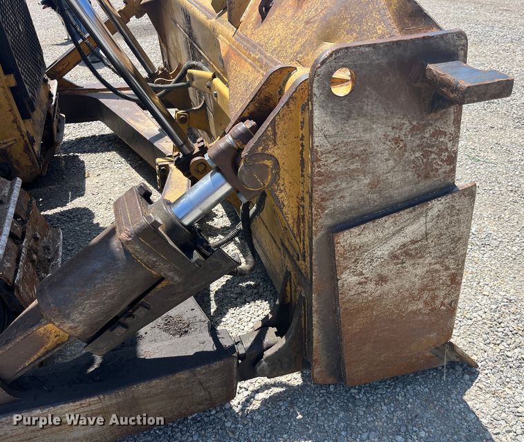 image for item EK8504 2004 Caterpillar  D6R XL dozer