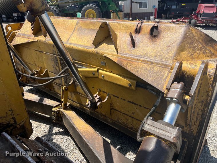 image for item EK8504 2004 Caterpillar  D6R XL dozer